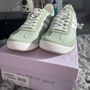 Madden Girl Sneaker